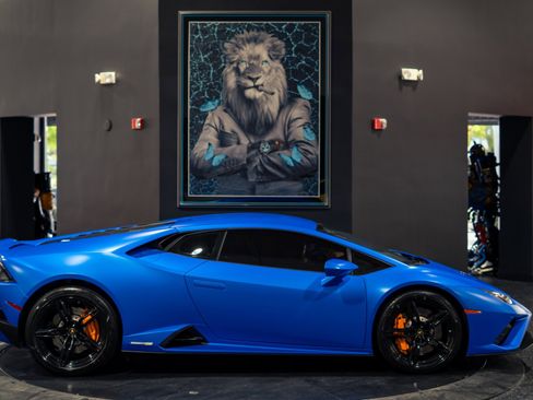 Used 2020 Lamborghini Huracan EVO RWD image 35