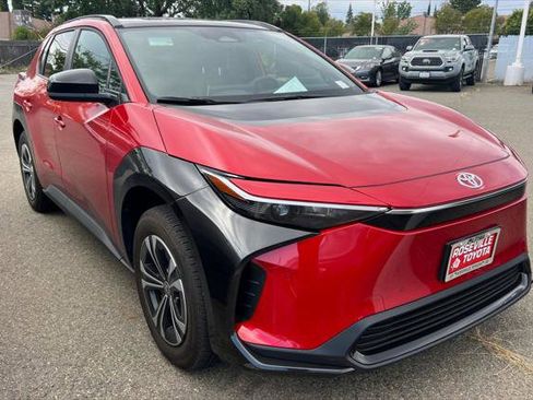 Certified 2025 Toyota bZ4X FWD image 3