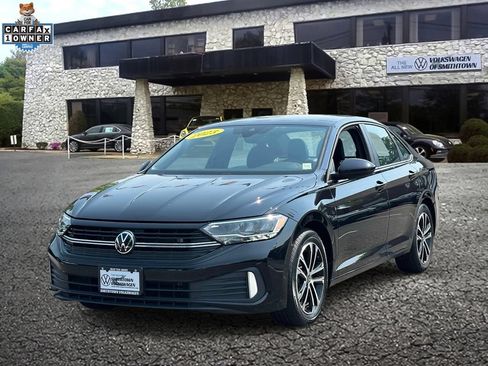 Used 2023 Volkswagen Jetta Sport FWD image 2