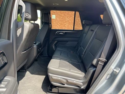 Used 2025 Chevrolet Tahoe Z71 AWD/4WD image 18