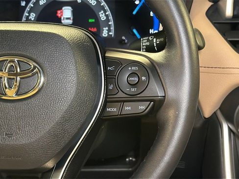 Used 2019 Toyota RAV4 Limited image 21