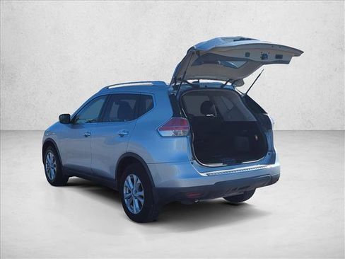 Used 2016 Nissan Rogue SV image 4