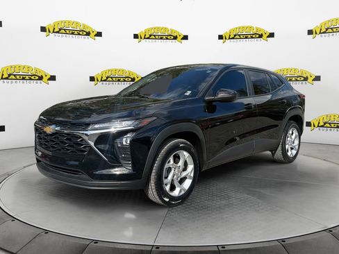 Used 2024 Chevrolet Trax LS w/ LS Convenience Package image 1