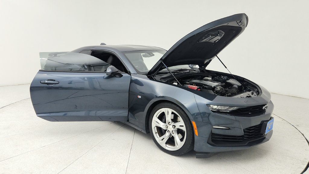 Used 2021 Chevrolet Camaro SS RWD image 9