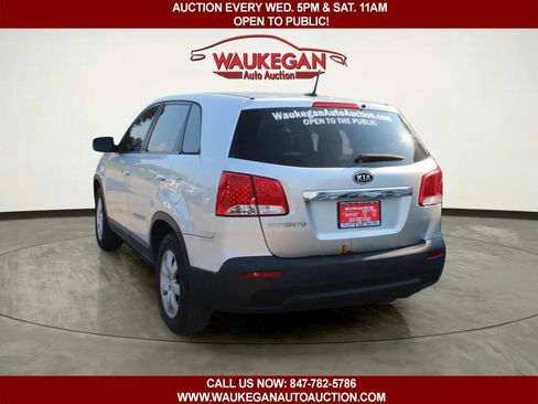 Used 2011 Kia Sorento 2WD image 5