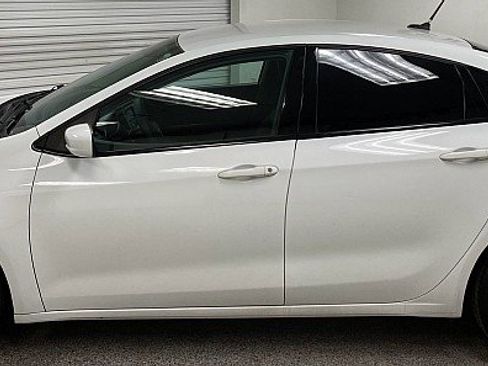 Used 2016 Dodge Dart SXT image 8