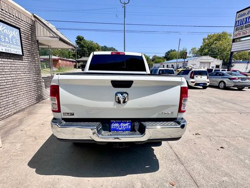 Used 2024 RAM 3500 Tradesman w/ Chrome Appearance Group AWD/4WD image 4