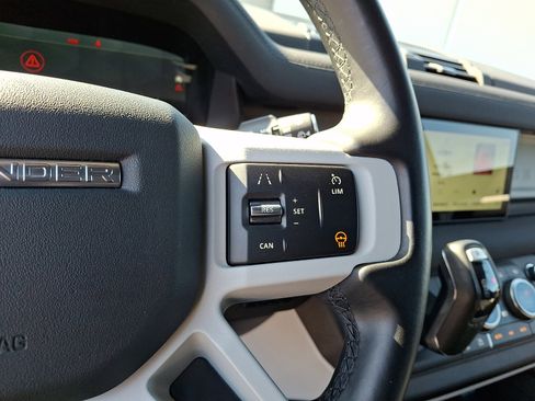 Used 2023 Land Rover Defender 110 S image 22