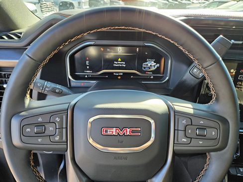 Used 2025 GMC Sierra 2500 AT4 image 21