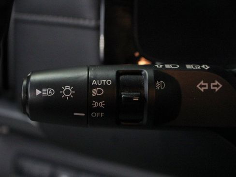 Used 2024 Nissan Pathfinder SL w/ SL Premium Package image 12