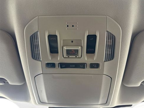 Certified 2022 Toyota Highlander XLE image 23