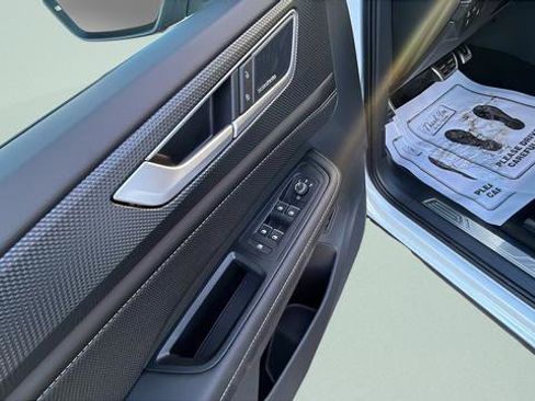 New 2026 Volkswagen Atlas Cross Sport SEL Premium R-Line image 10