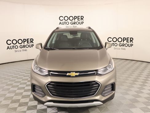 Used 2022 Chevrolet Trax LT w/ Driver Confidence Package image 8