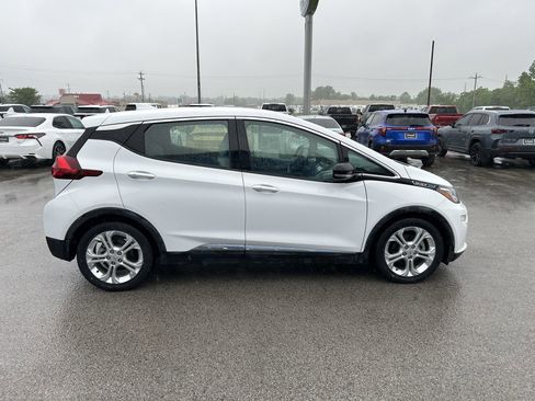 Used 2017 Chevrolet Bolt LT FWD image 4