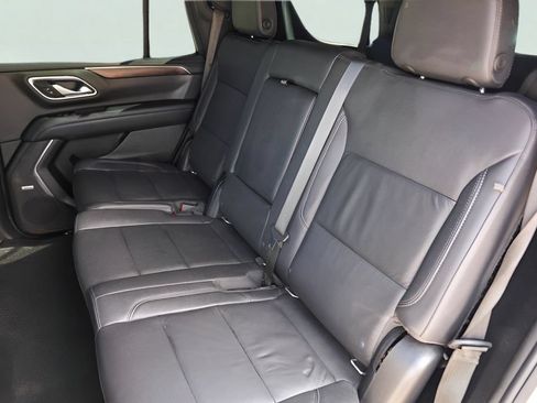 Used 2022 Chevrolet Tahoe Z71 w/ Luxury Package AWD/4WD image 28