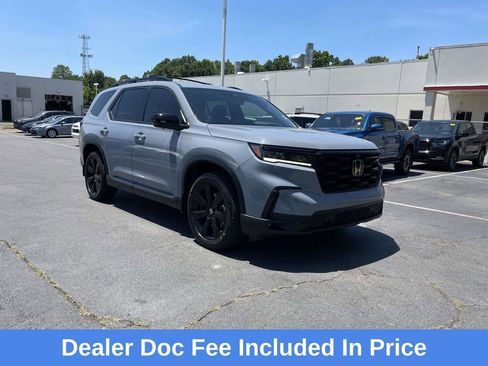 Used 2025 Honda Pilot Black Edition image 1