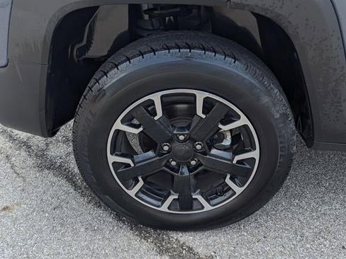 Used 2023 Jeep Renegade Trailhawk AWD/4WD image 21