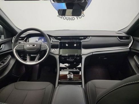 New 2025 Jeep Grand Cherokee Laredo X w/ Luxury Tech Group I image 18