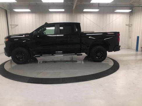 Used 2019 Chevrolet Silverado 1500 Custom Trail Boss w/ Infotainment Package AWD/4WD image 5