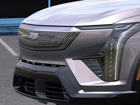 New 2026 Cadillac Optiq Luxury 2 image 13