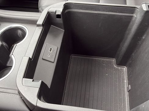 Certified 2023 Chevrolet Suburban Z71 w/ Luxury Package image 30