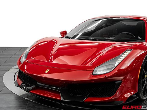 Used 2019 Ferrari 488 Pista Coupe RWD image 13
