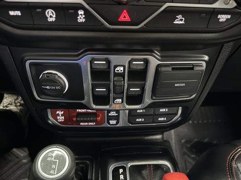 Used 2021 Jeep Wrangler Unlimited Rubicon w/ Uconnect 4C Nav & Sound Group image 19