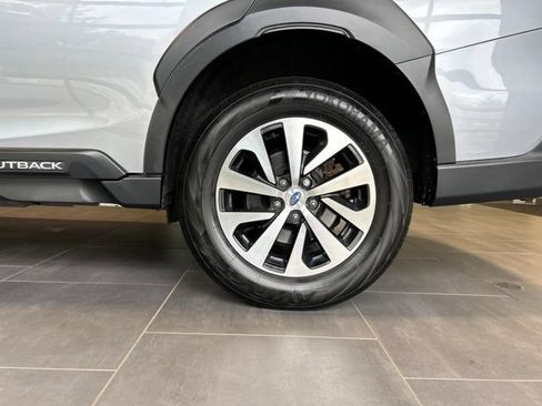 Used 2023 Subaru Outback Premium AWD/4WD image 39