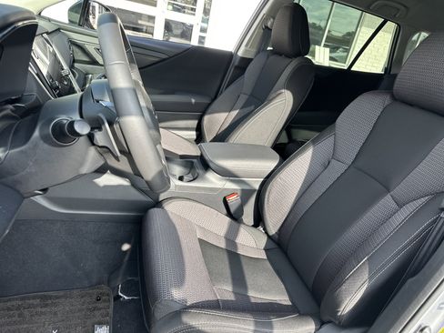 Used 2025 Subaru Outback Premium image 11