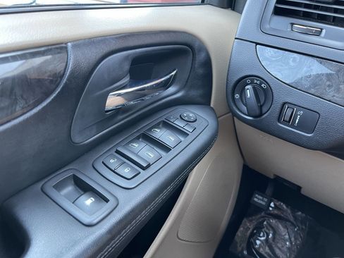 Used 2015 Dodge Grand Caravan SE w/ Quick Order Package 29E SE image 18