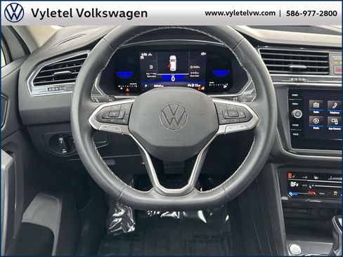 Certified 2022 Volkswagen Tiguan SE image 15