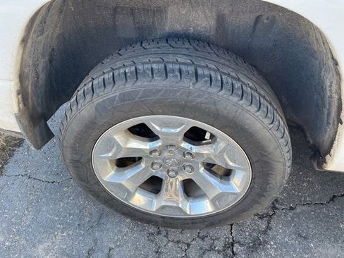 Used 2019 RAM 1500 Big Horn image 9