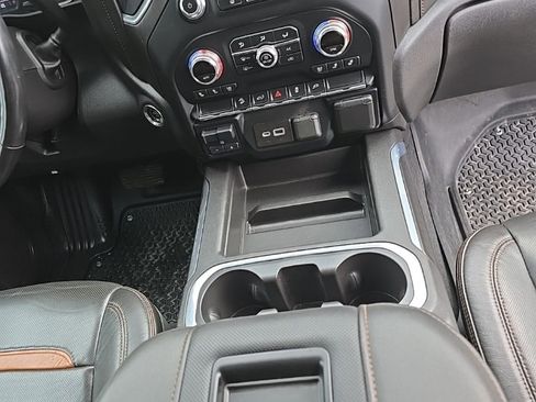 Used 2022 GMC Sierra 1500 AT4 image 9