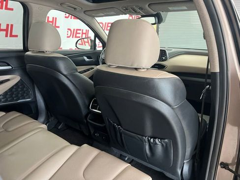Used 2019 Hyundai Santa Fe Limited FWD image 12