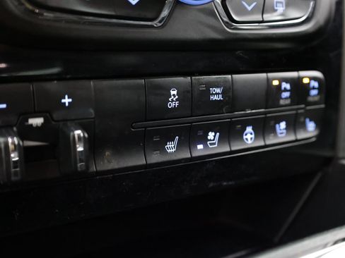 Used 2018 RAM 2500 Laramie w/ Sport Appearance Group AWD/4WD image 19