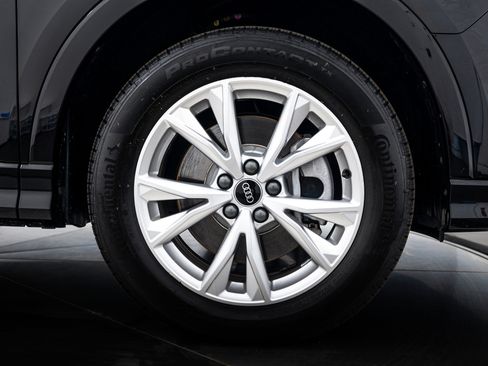 Certified 2025 Audi Q3 2.0T Premium Plus w/ Premium Plus Package image 22