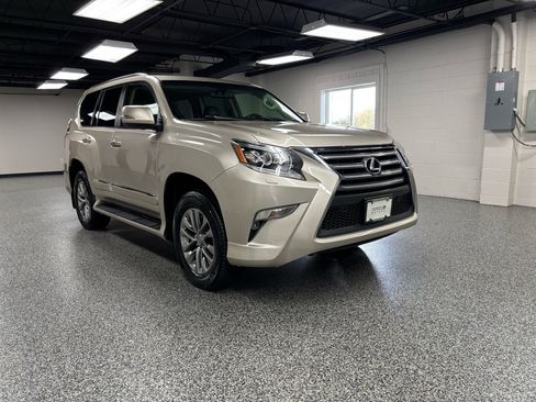 Used 2015 Lexus GX 460 Luxury w/ Preferred Accessory Package image 3