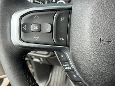 Used 2025 RAM 1500 Big Horn AWD/4WD image 31