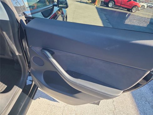 Used 2022 Tesla Model Y Performance image 21