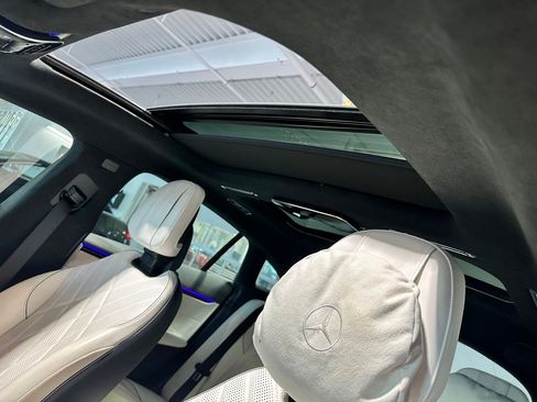 Certified 2023 Mercedes-Benz EQS 580 4MATIC Sedan image 13