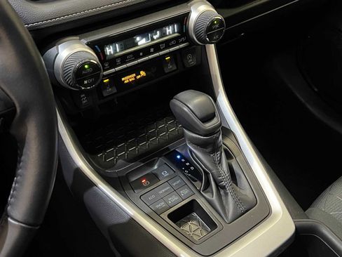 Certified 2022 Toyota RAV4 XLE image 22