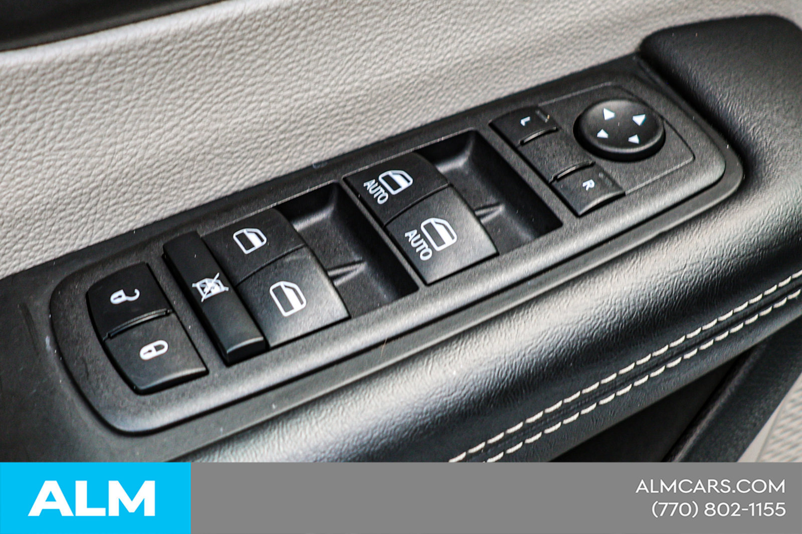 Used 2023 Chrysler Pacifica Touring-L FWD image 37