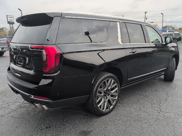 Used 2026 GMC Yukon XL Denali Ultimate w/ LPO, Floor Liner Package AWD/4WD image 5