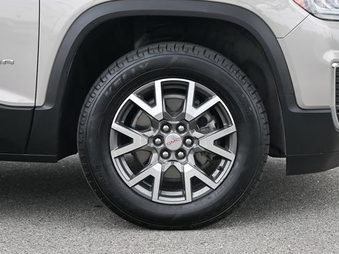 Used 2022 GMC Acadia SLE FWD image 11