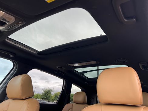 Used 2022 Kia Telluride SX w/ Towing Package FWD image 30