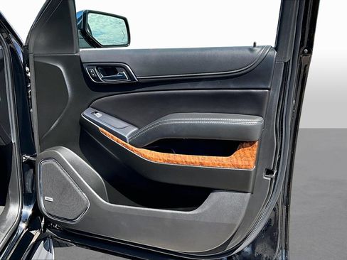 Used 2019 Chevrolet Tahoe Premier AWD/4WD image 17