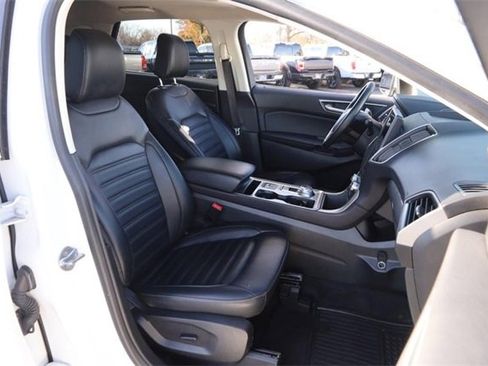 Certified 2024 Ford Edge SEL image 25
