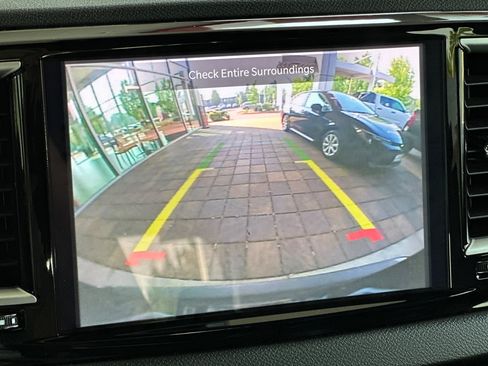 Used 2025 Chrysler Pacifica Select FWD image 20