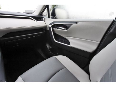 Used 2023 Toyota RAV4 XLE Premium image 13