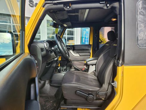 Used 2015 Jeep Wrangler Sahara w/ Connectivity Group image 24